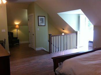 Colonial Charm Inn Σάρλοτ Τάουν Εξωτερικό φωτογραφία